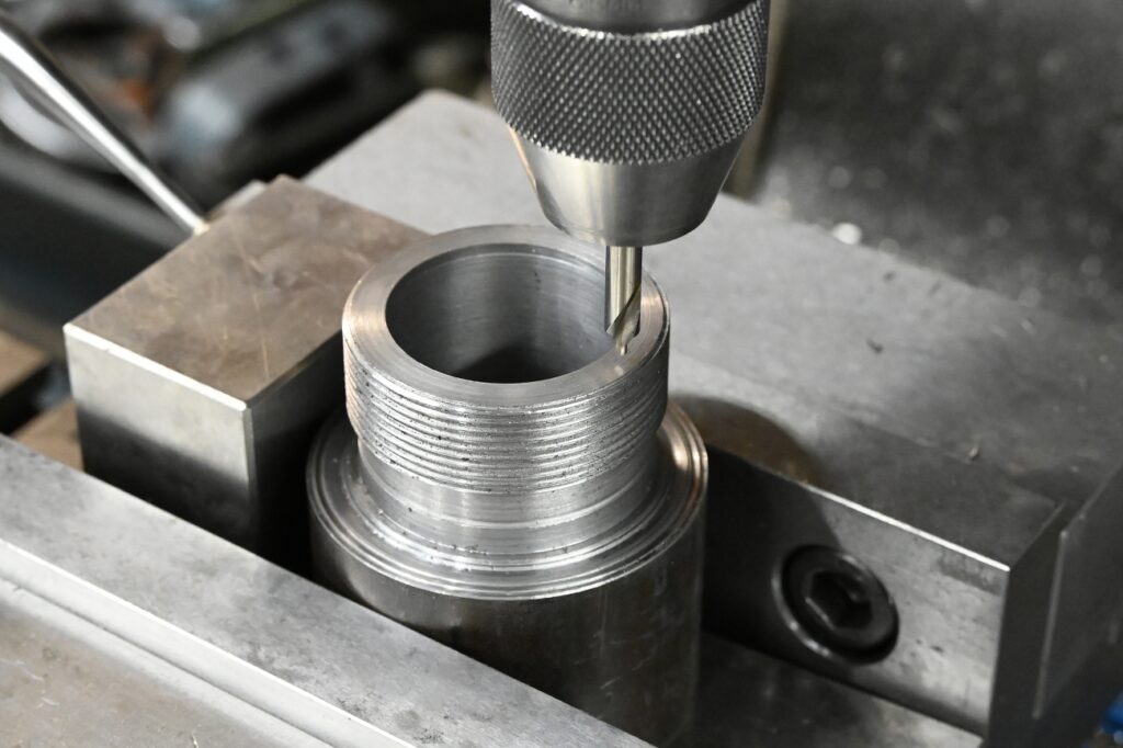 making Acier F1 Mill bearing retaining nut