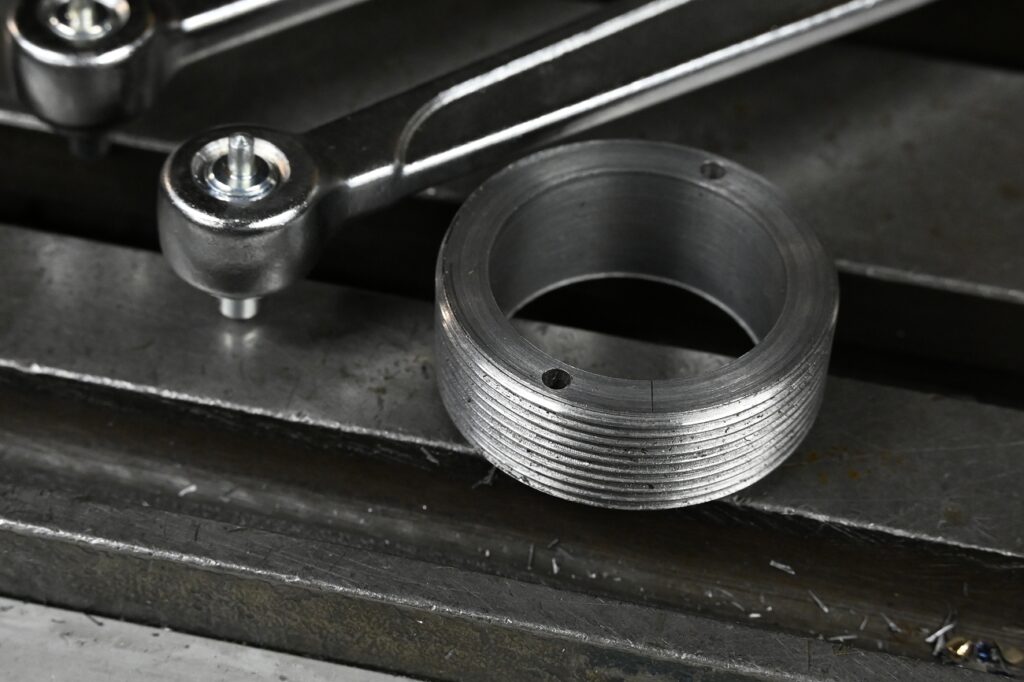 making Acier F1 Mill bearing retaining nut